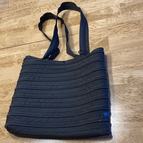 Bundle of four bags - Picture 5 of 13